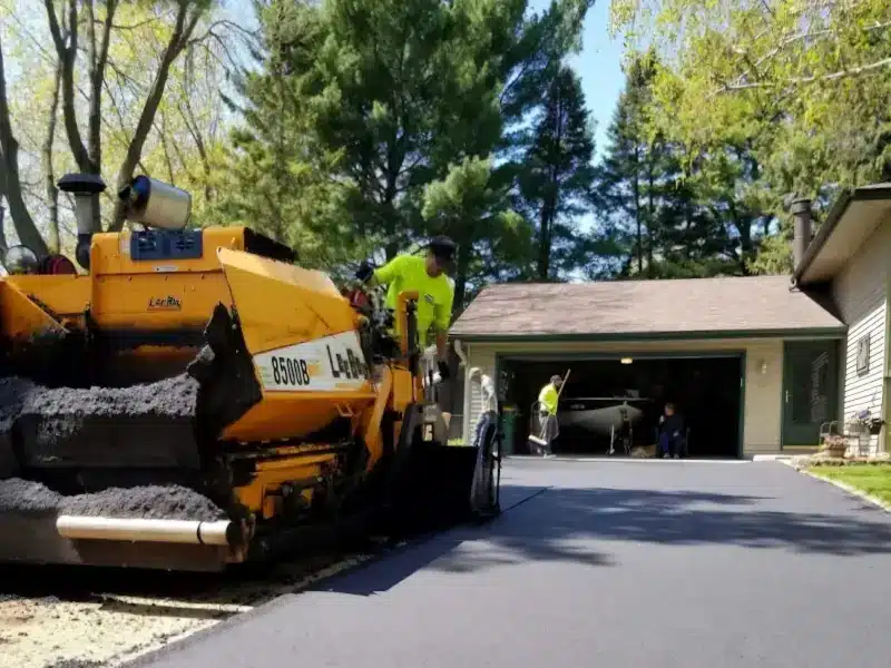 Driveway Resurface Near Me for a Fresh and Long-Lasting Driveway